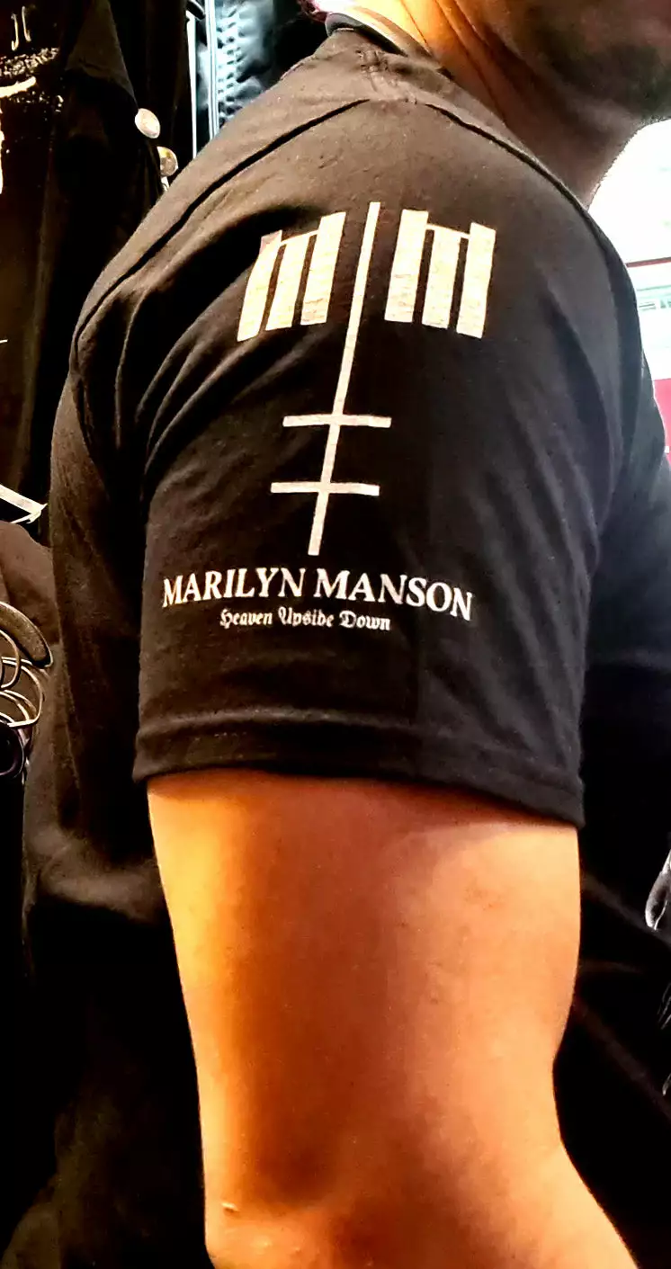 Gildan - Premium Marilyn Manson - Heaven Upside Down - Band T-Shirt - Image 2